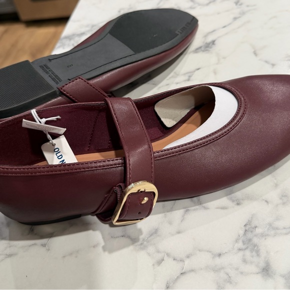 Old Navy Women's Burgundy Flats - Picture 4 of 5